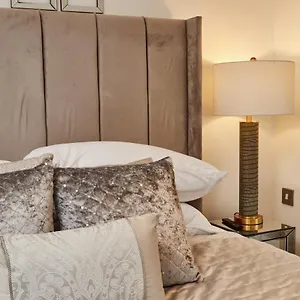 https://deluxe-river-canal-view-free-secure-parking.yorkshirehotels.net